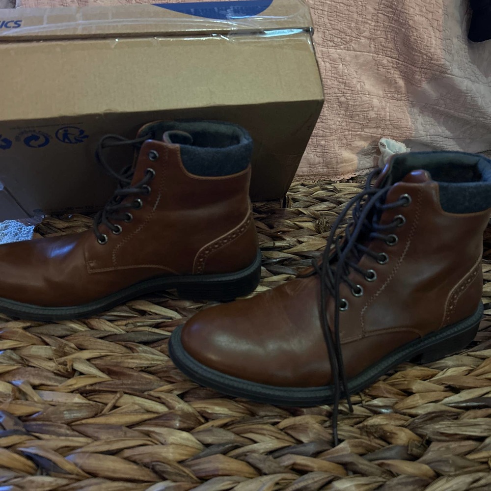 Unlisted Kennith Cole boots, unisex